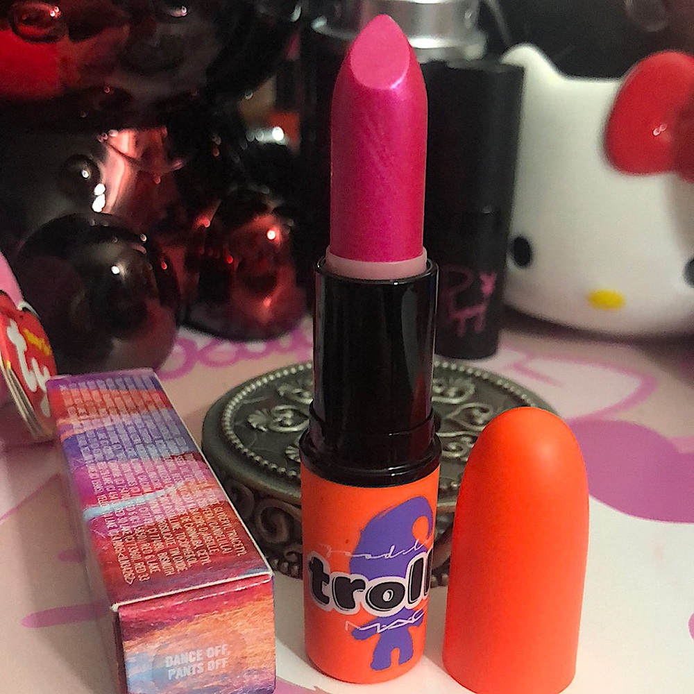 MAC Cosmetics LE Frost Lipstick - Dance off Pants off
